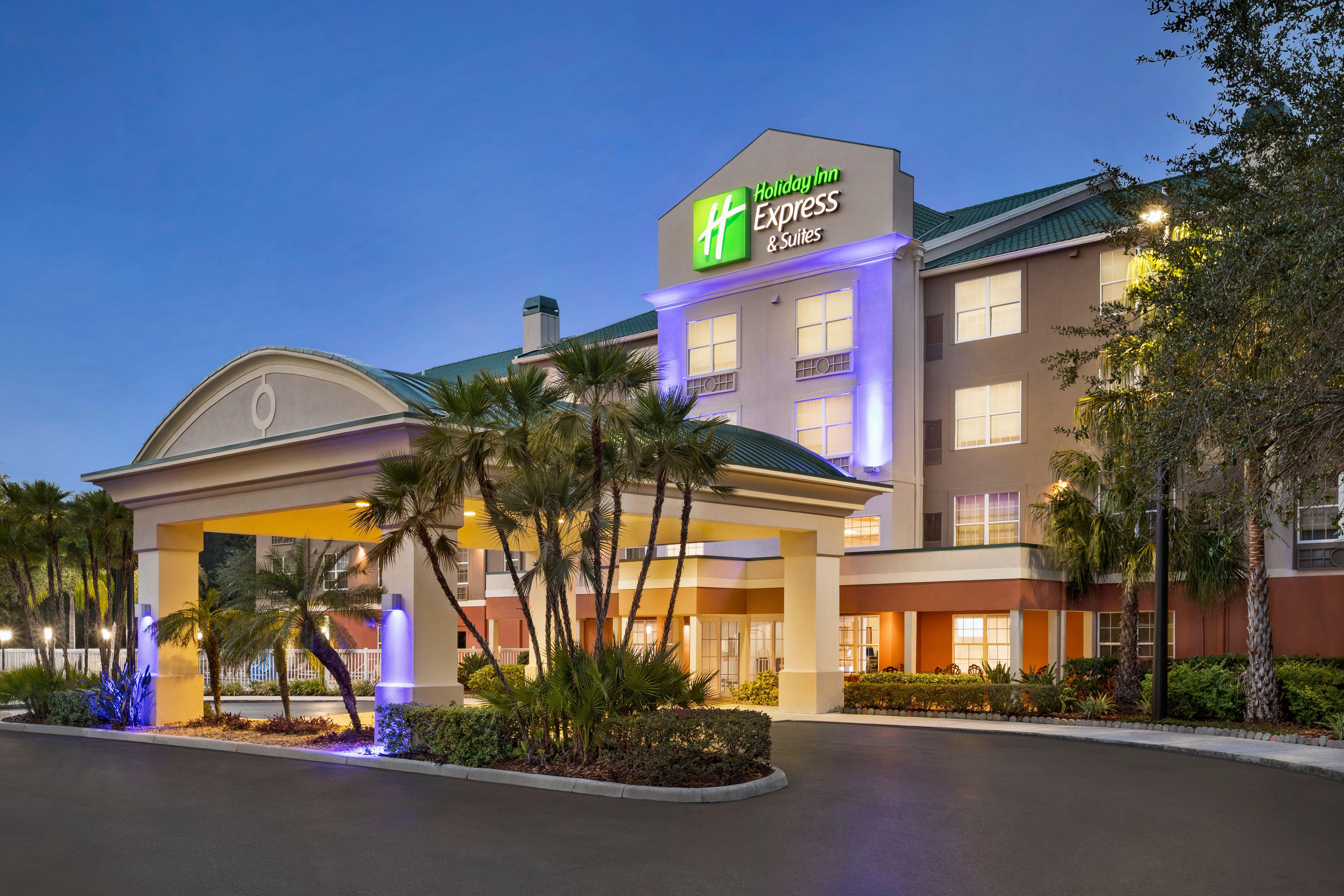 Holiday Inn Express & Suites Sarasota East By Ihg Exterior photo