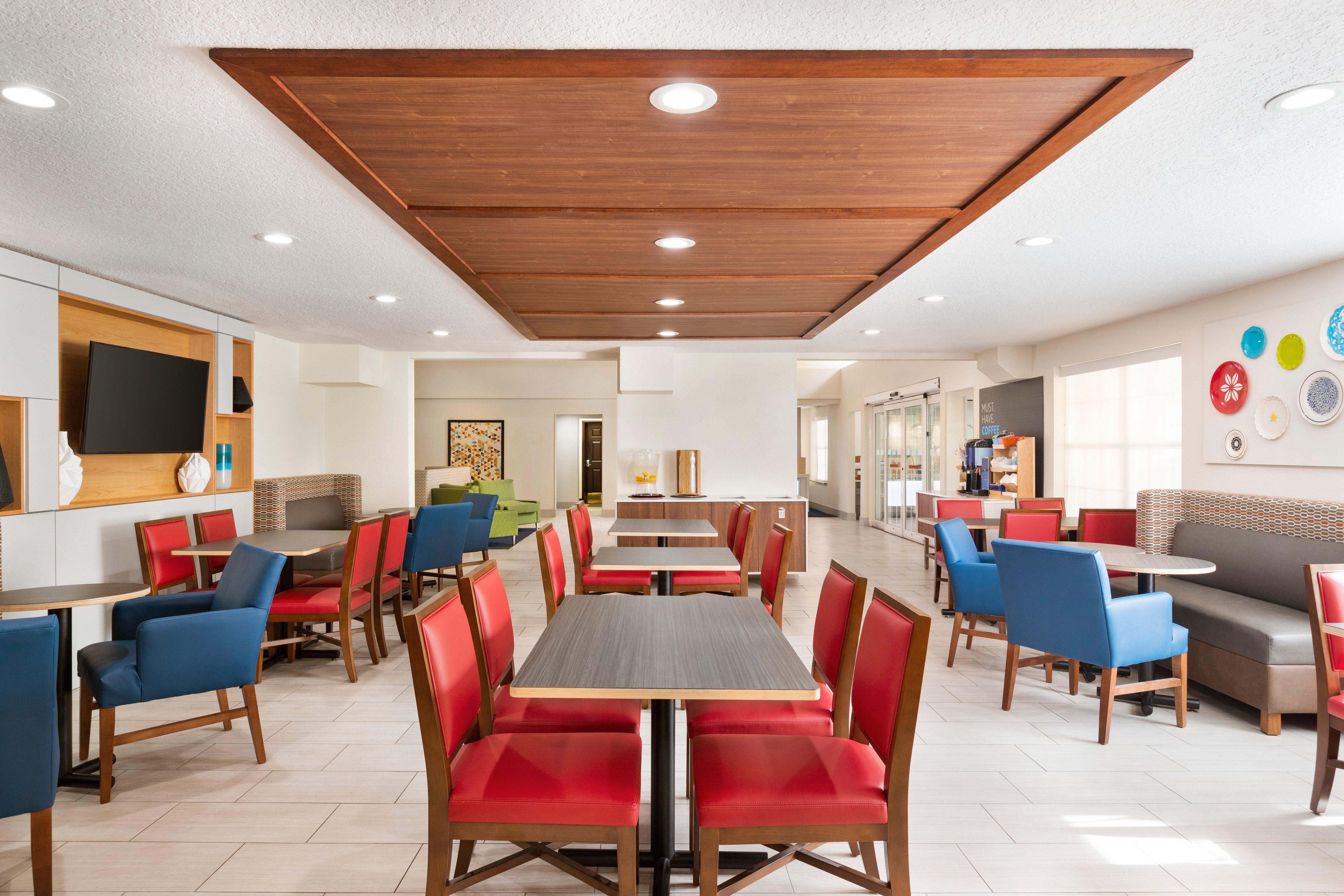 Holiday Inn Express & Suites Sarasota East By Ihg Exterior photo