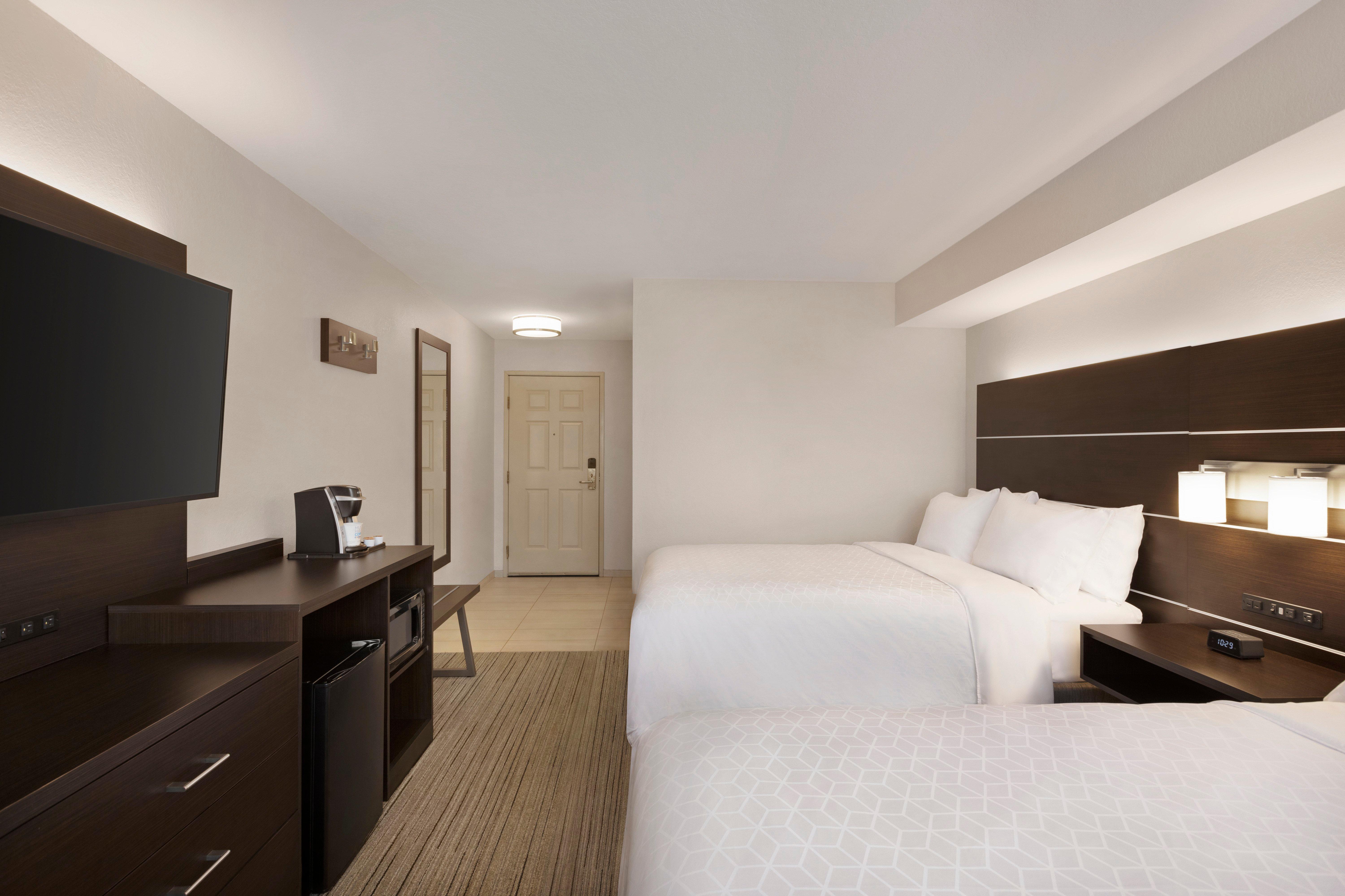 Holiday Inn Express & Suites Sarasota East By Ihg Exterior photo