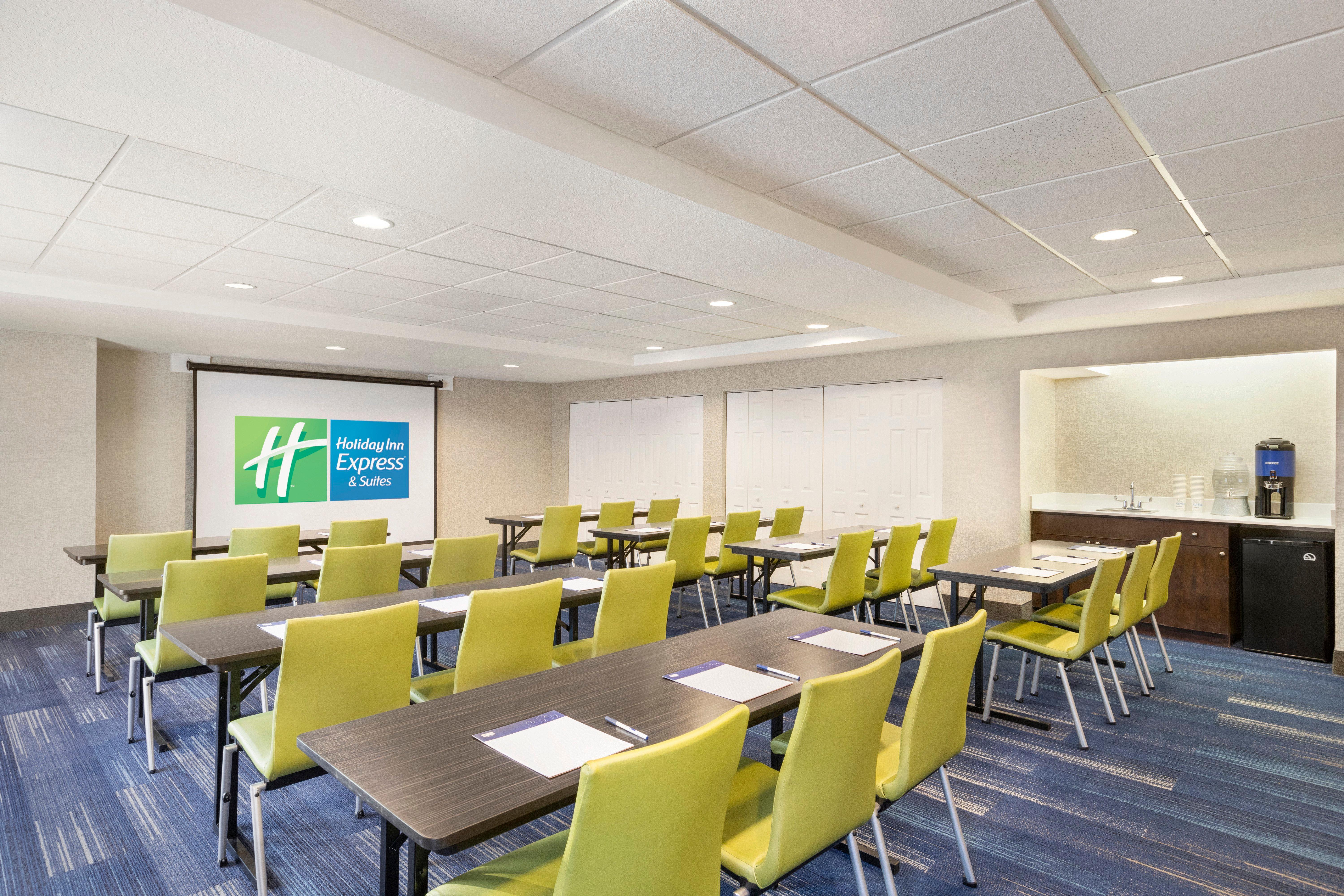 Holiday Inn Express & Suites Sarasota East By Ihg Exterior photo